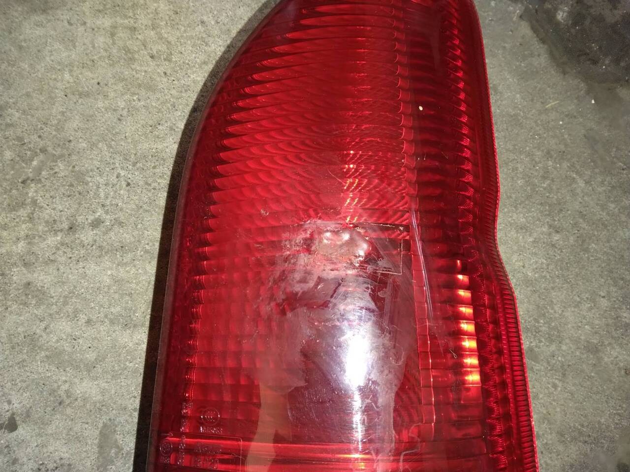 テールランプ ハイエース200系純正(R)KDH200V で使用(中古)