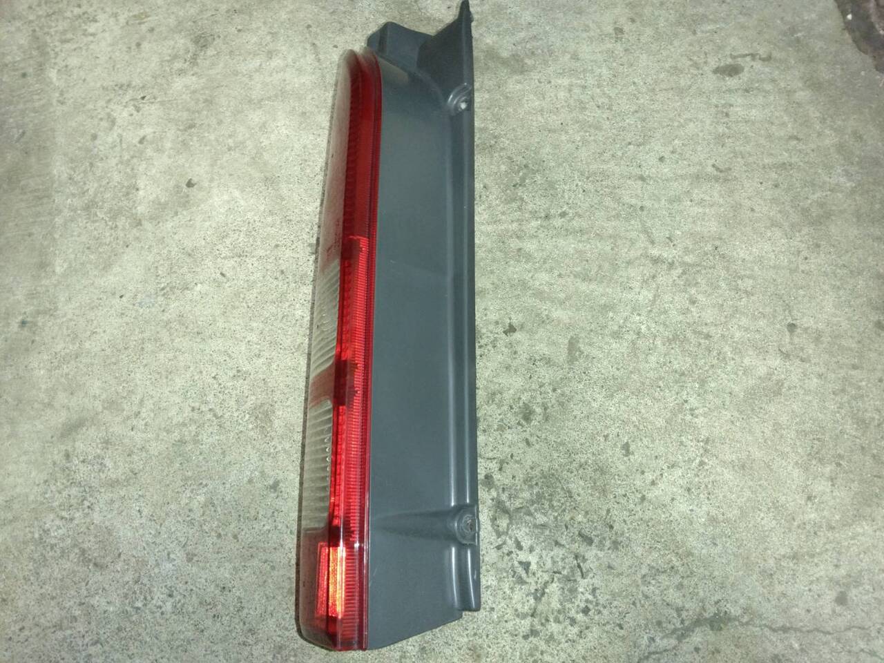 テールランプ ハイエース200系純正(L)KDH200V で使用(中古)