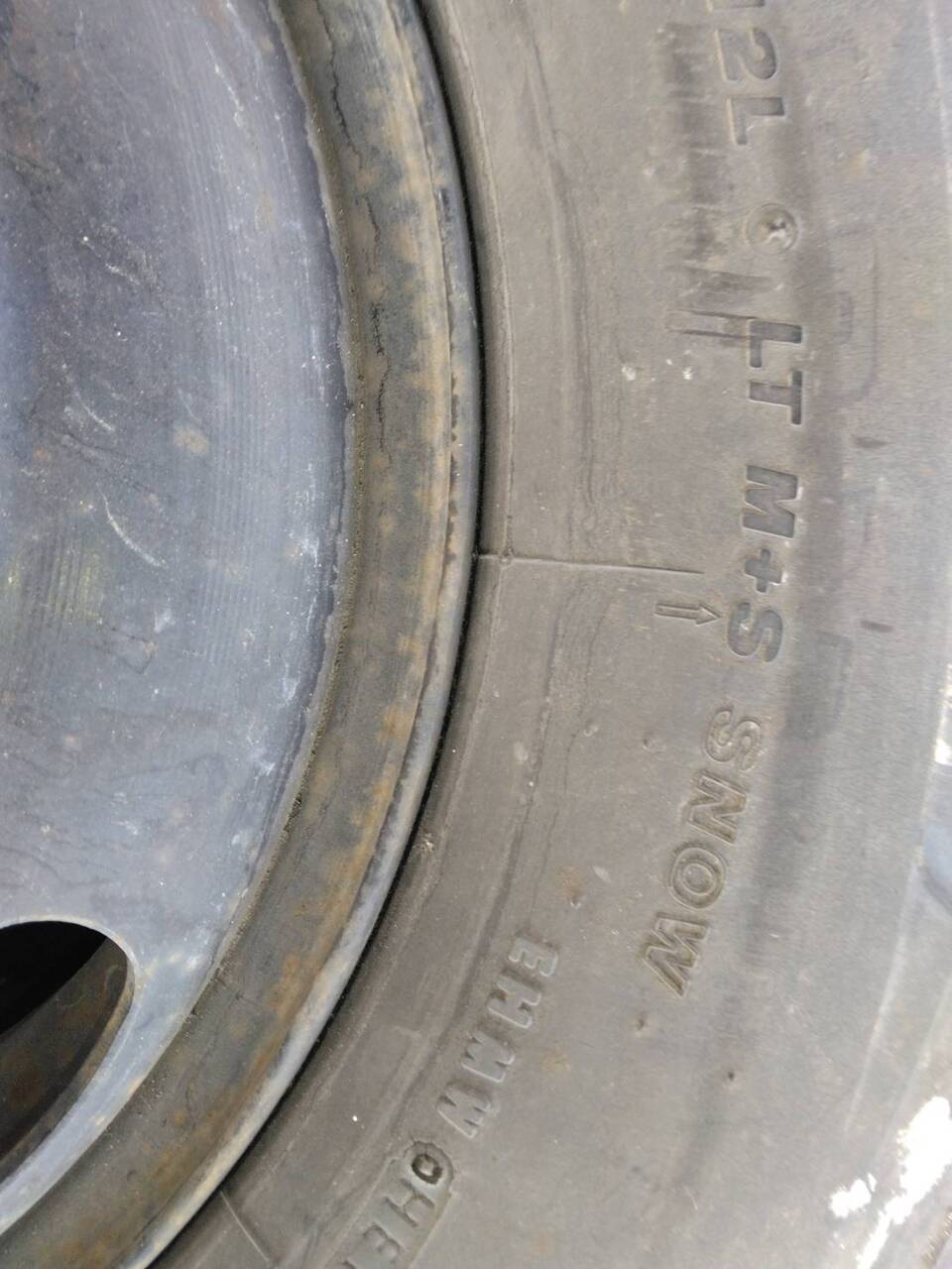 弥富纏め売り タイヤ スノー4本 ブリジストン 195/85R16 114/112L LT (中古)