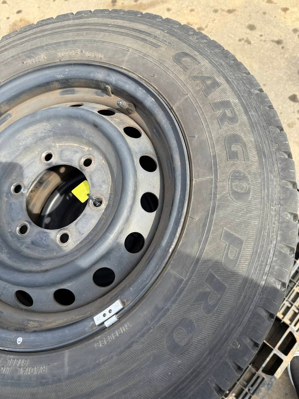 (棚卸まとめ売り)タイヤ 4本 Goodyear 195/80R15(中古)