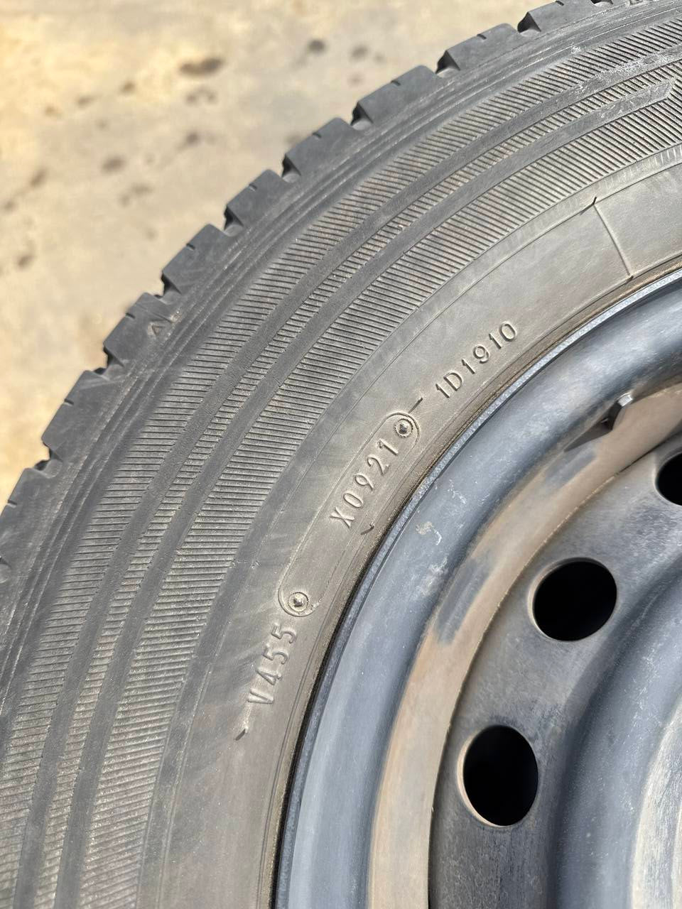 (棚卸まとめ売り)タイヤ 4本 Goodyear 195/80R15(中古)