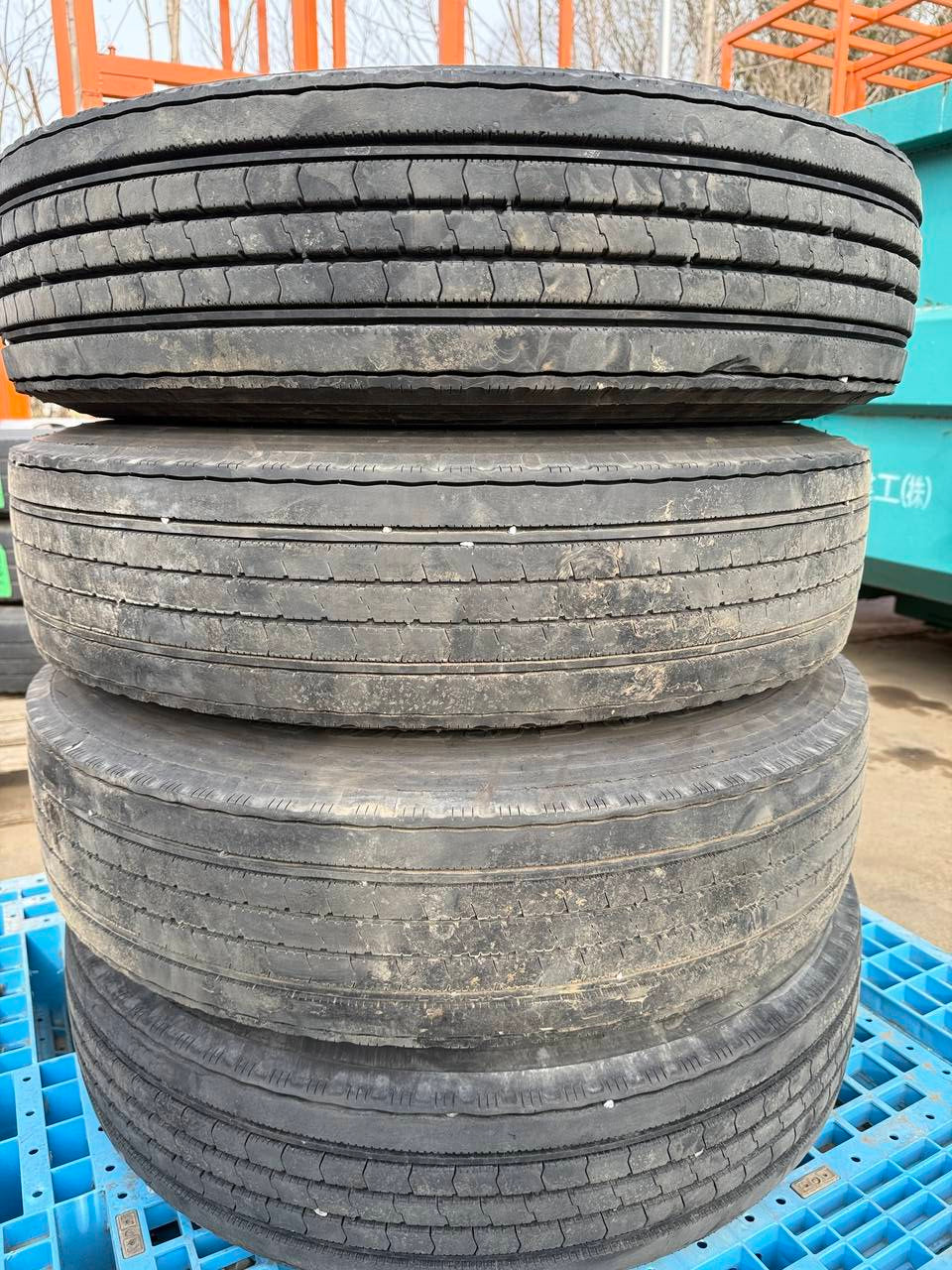 (棚卸まとめ売り)タイヤ 4本 【Bridgestone R225】【225/80R17.5】(中古)