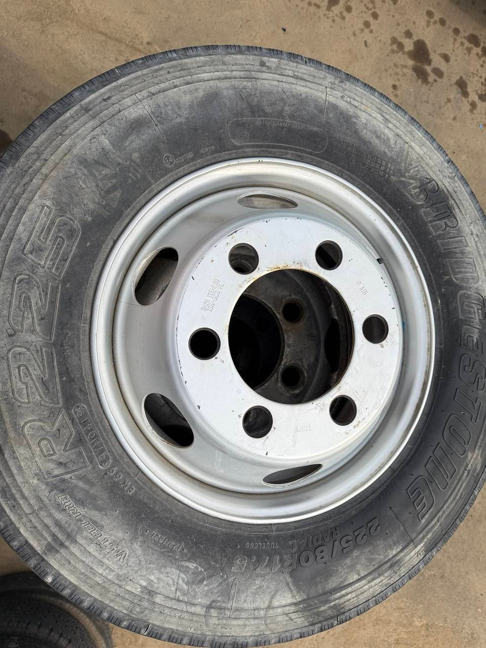 (棚卸まとめ売り)タイヤ 4本 【Bridgestone R225】【225/80R17.5】(中古)