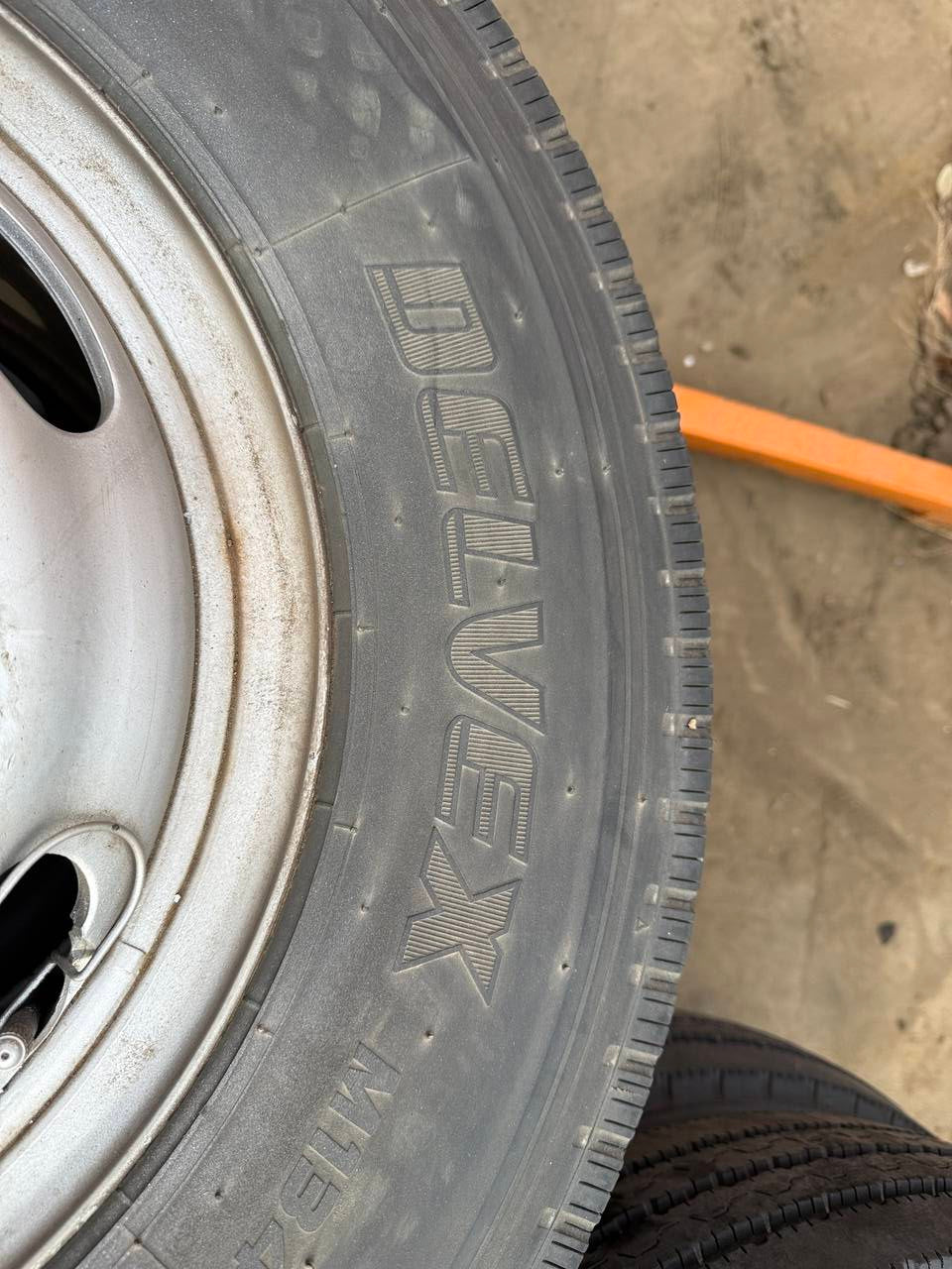 (棚卸まとめ売り)タイヤ 3本 TOYO DELVEX 7.00R16LT(中古)