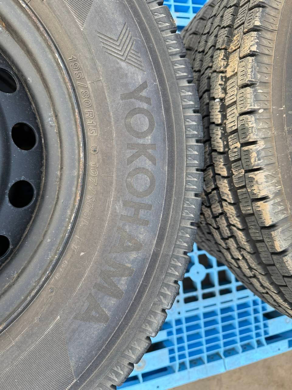 (棚卸まとめ売り)タイヤ 4本 【YOKOHAMA】【195/80R15】(中古)