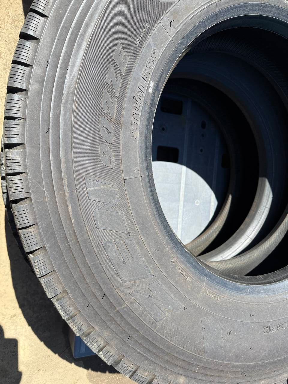 (棚卸まとめ売り)タイヤ 2本 Yokohama ZEN 902ZE 11R22.5(中古)