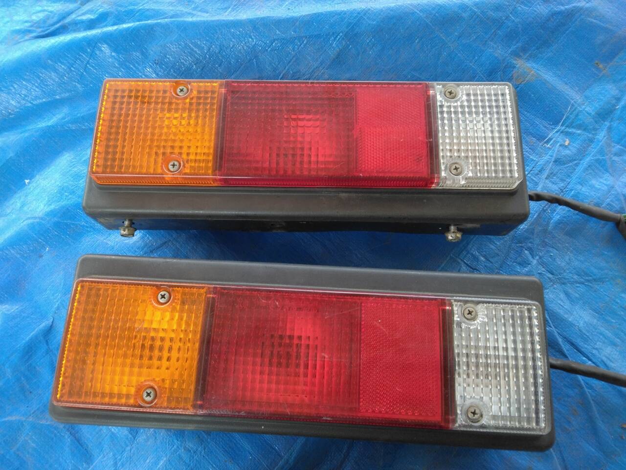 テールランプ キャンター TQG-FEB73 左右 MK580766(中古)