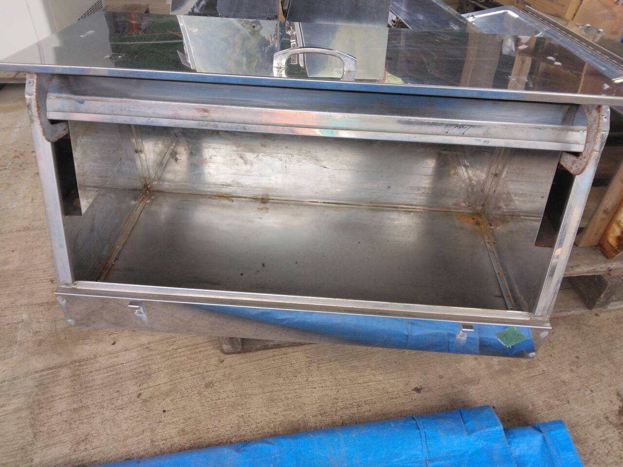 工具箱 ステンレス 90cm × 46㎝ × 45cm(中古)