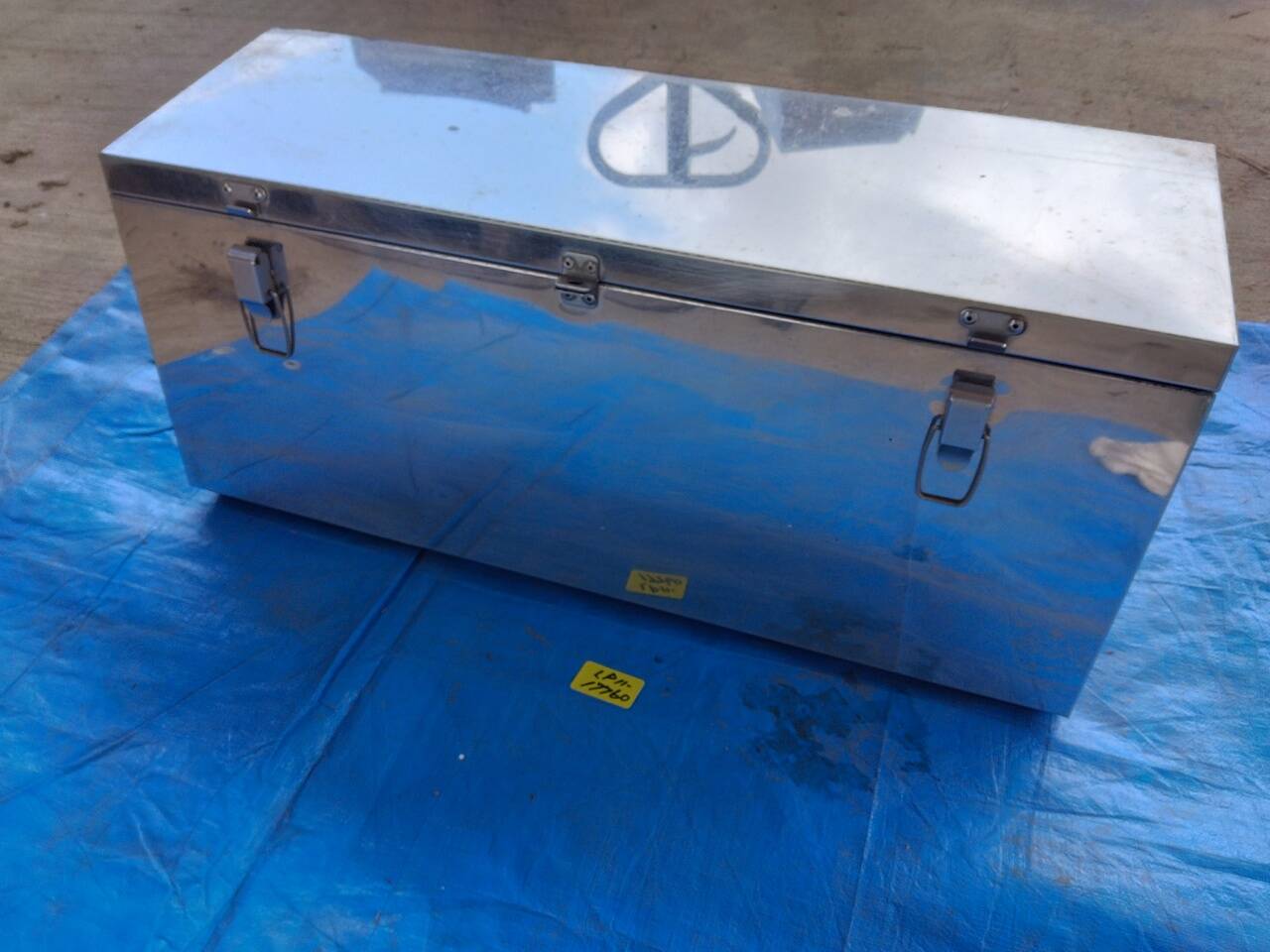 工具箱 ステンレス 75cm × 28㎝ × 32cm(中古)