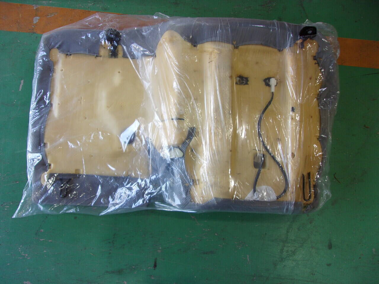 座席セット ハイエース KR-KDH225Kから取り外しました (中古)