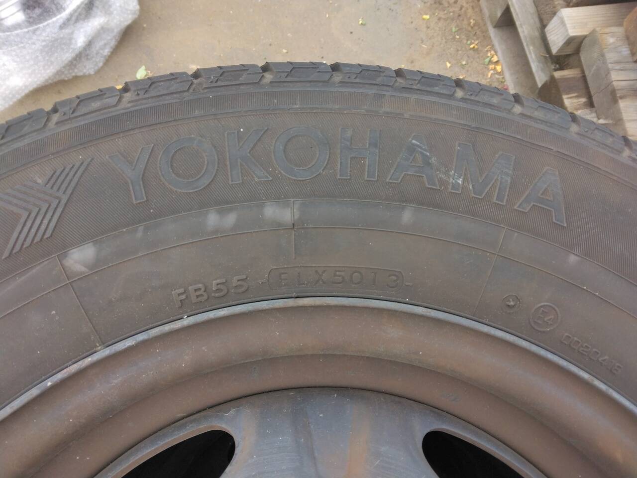 (棚卸まとめ売り)タイヤ 4本 【yokohama】【195/80R15】(中古)