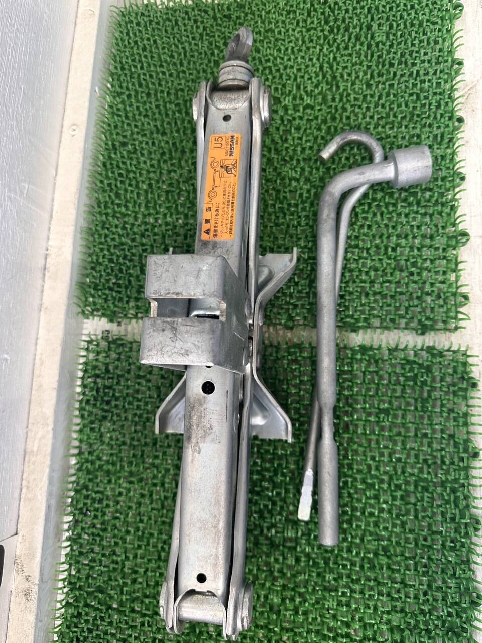 ジャッキ 工具付き ニッサン U5【 1.1トン(中古)