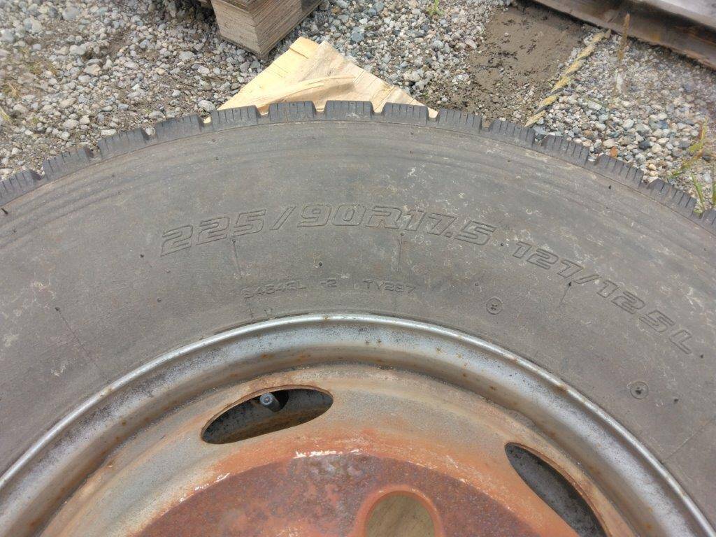タイヤ スノー 1本 ヨコハマ 225-90R17.5 127/125L(中古)