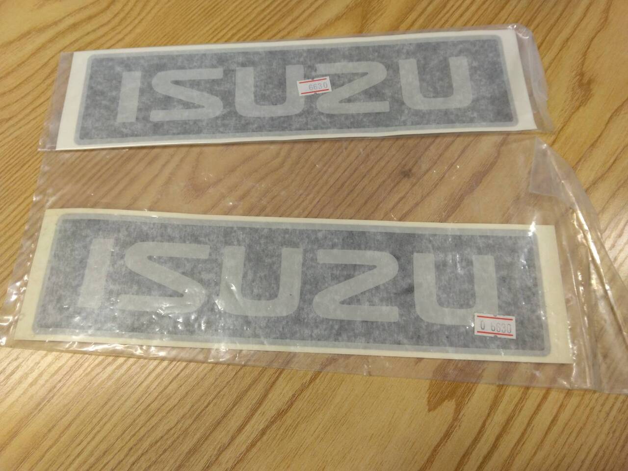 ステッカー いすゞ2枚1セット(中古)