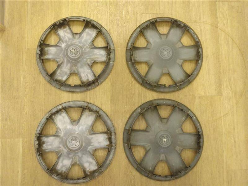 ホイールカバー トヨタ CBA-TRH219W から取り外し(中古)