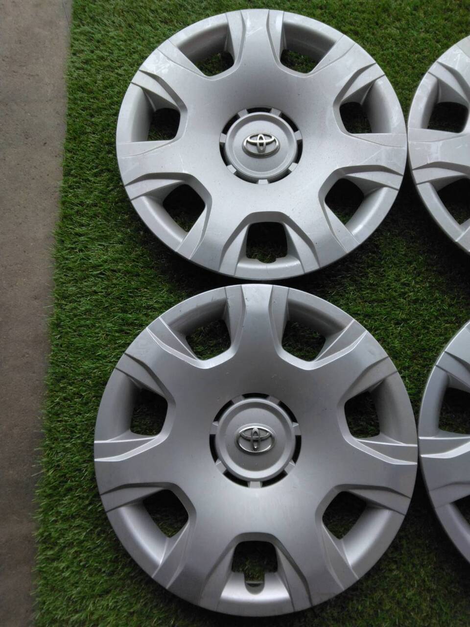 ホイールキャップ 【トヨタ】【ハイエース】で使用(中古)