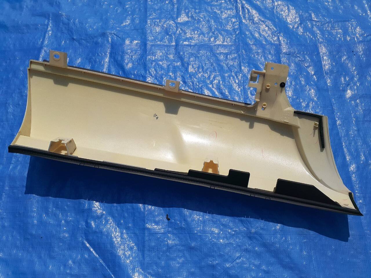 いすゞ ギガ コーナーパネル片側(中古)