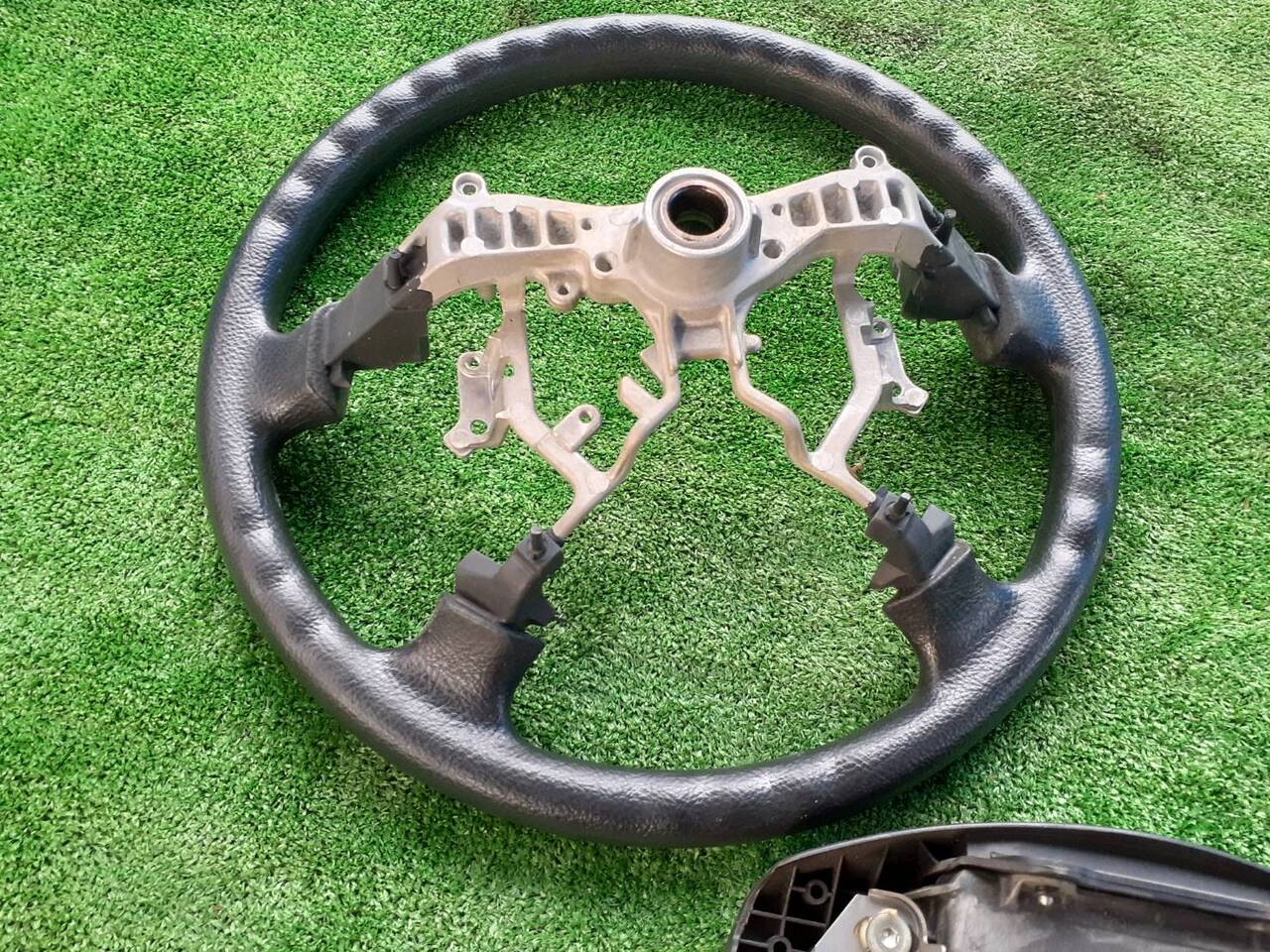 ステアリング トヨタ ハイエース(ADF-KDH201V) (中古)