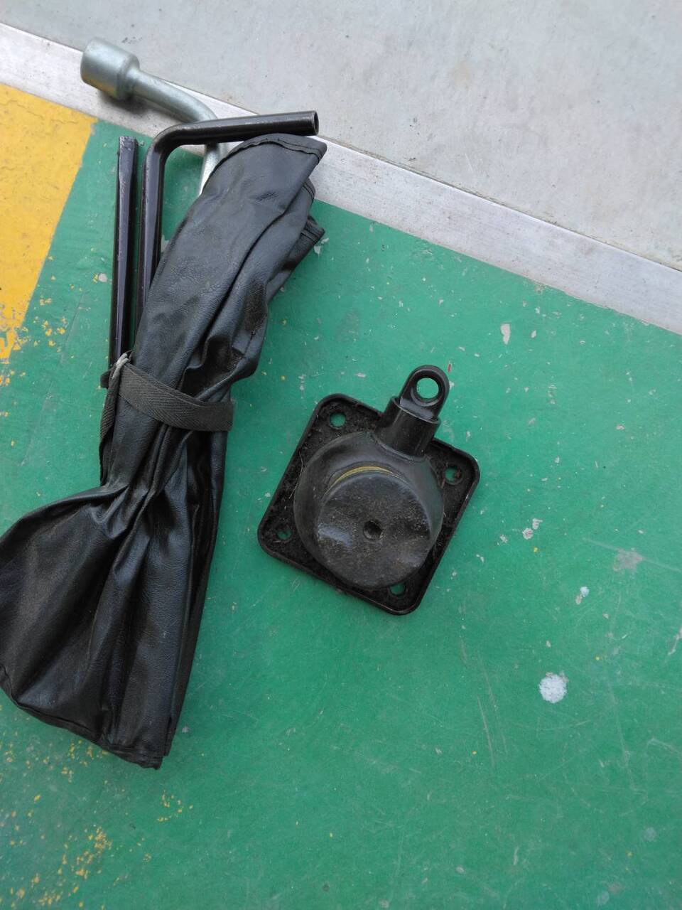 ジャッキ 工具付き 2トン(中古)