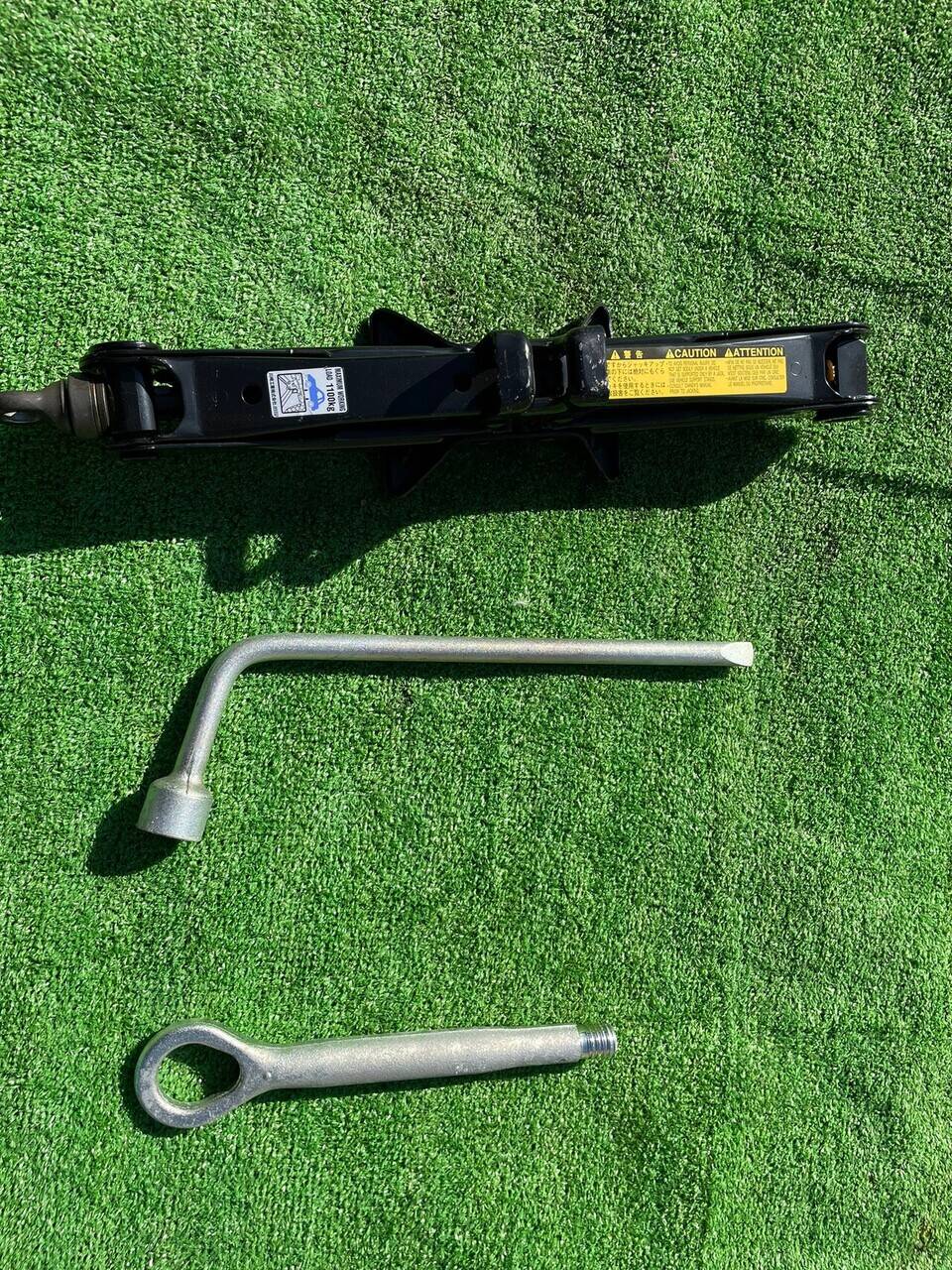 ジャッキ 工具付き 川崎工業株式会社 1.1トン(中古)