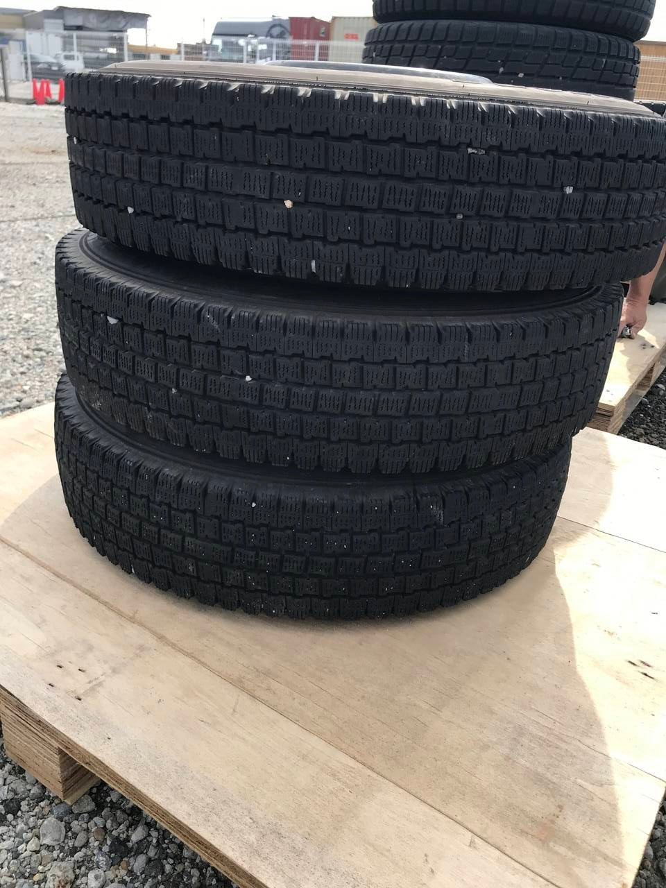 タイヤ 6本セット スタッドレス ブリジストン 6.50R16LT (中古)