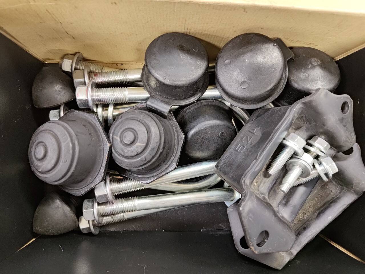 ムーンフェイス 玄武 Genb ハイエース 200系 サスペンション ハイトダウン パーツ詰め合わせ(中古)