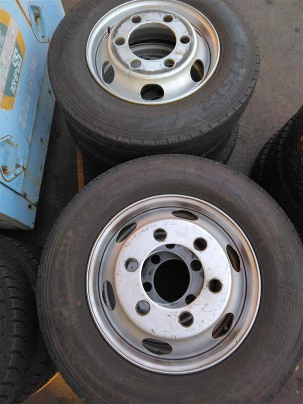 (棚卸まとめ売り)タイヤ 6本 YOKOHAMA 205/80R17.5 LDF-KDY281から取り外し(中古)