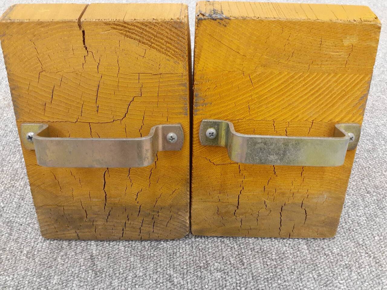 小山在庫あり 輪留め (中古)