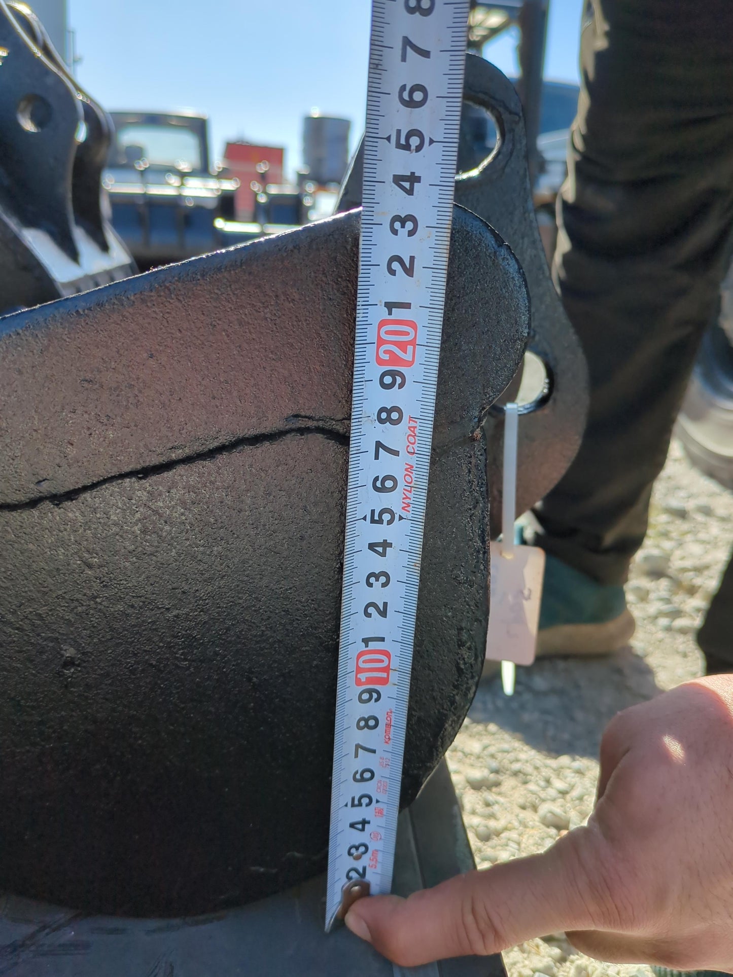 バケット 油圧ショベルバケツ アーム幅:100mm ピン径:30mm(中古)