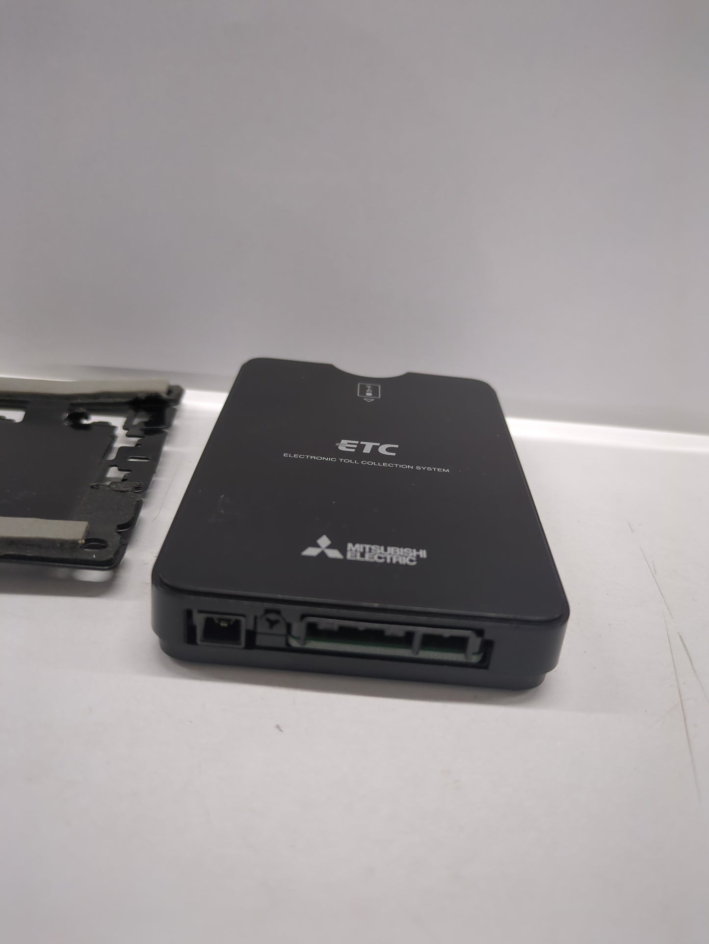 三菱電機 ETC車載器 EP9U716V ケーブル・アンテナ付 (中古)