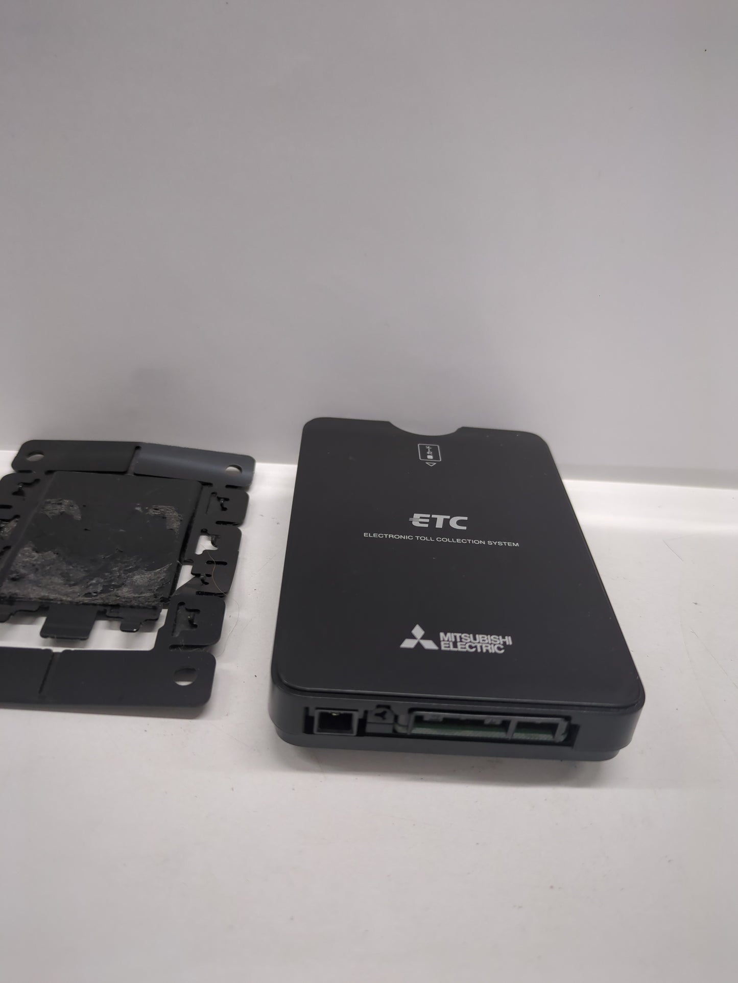 三菱電機 ETC車載器 EP9U716V ケーブル・アンテナ付 (中古)