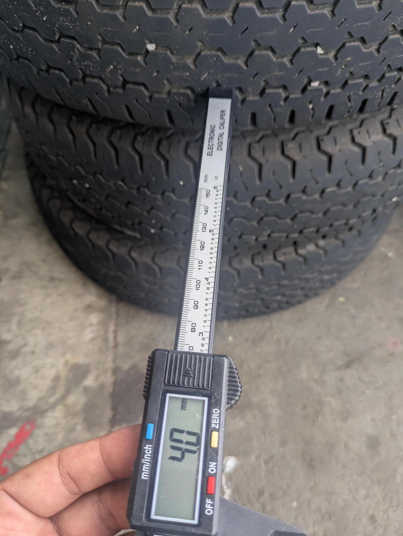 タイヤ ノーマルタイヤ 3本 ヨコハマ SUPER VAN 355 145R12/6PR LT(中古)