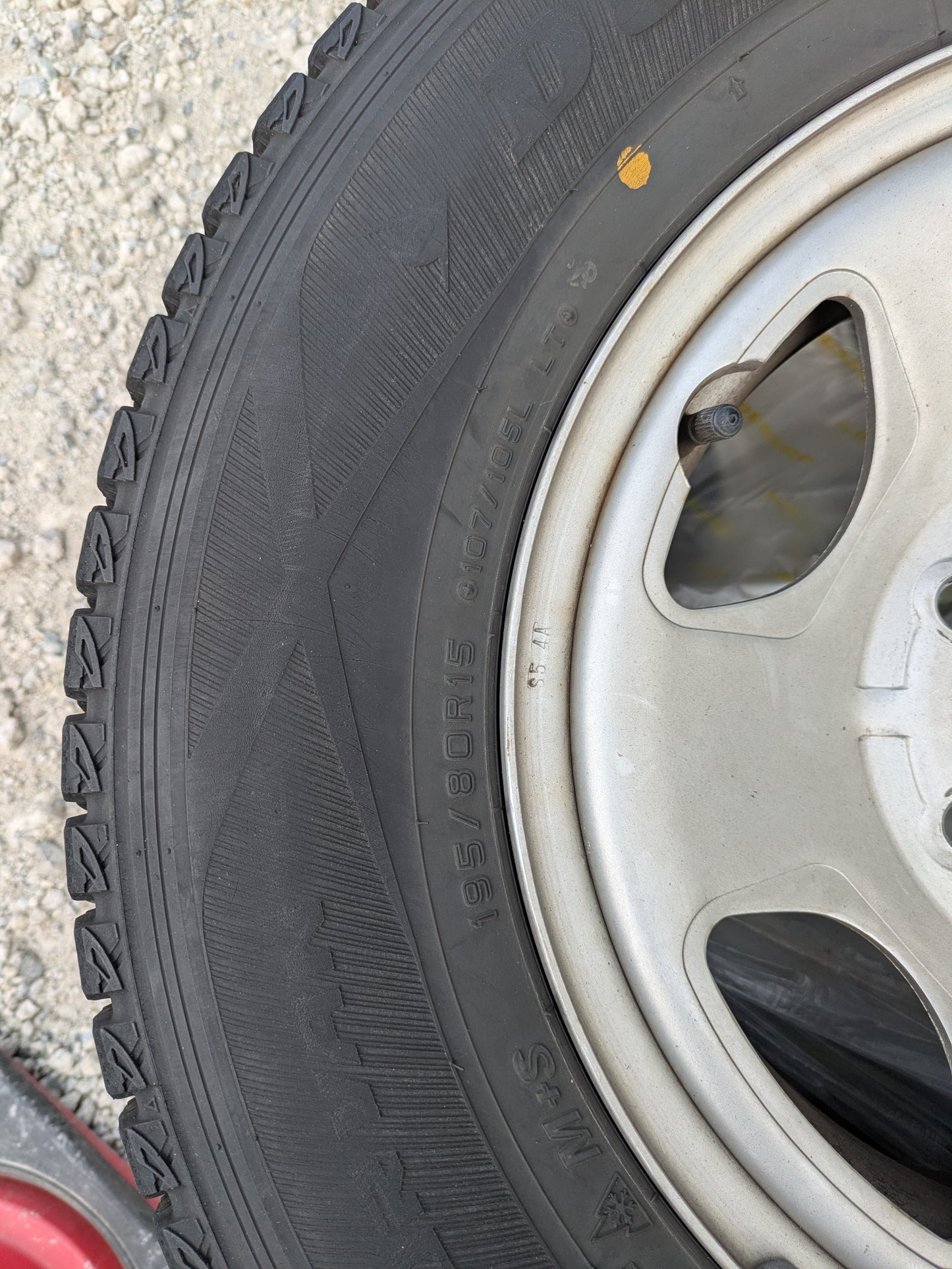 タイヤ スタッドレスタイヤ 4本 DUNLOP 195/80R15 WINTER MAXX SV01(中古)