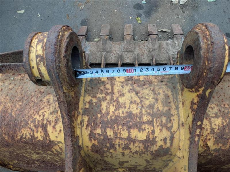 バケット スケルトン ■アーム幅: 200mm ■ピン径: 50.3mm (中古)