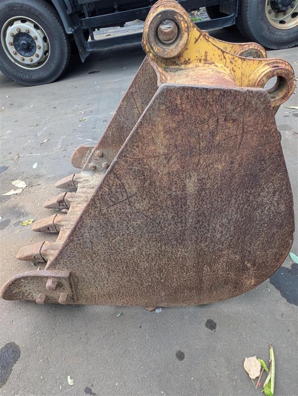 バケット スケルトン ■アーム幅: 200mm ■ピン径: 50.3mm (中古)