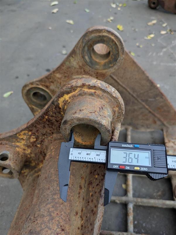バケット スケルトン ■アーム幅: 150mm ■ピン径: 36.4mm (中古)