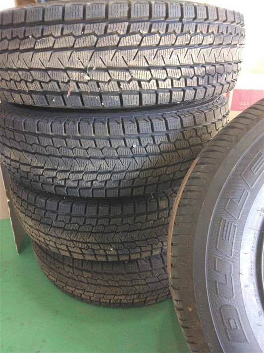（棚卸まとめ売り）スタッドレスタイヤ5本　【YOKOHAMA】【195/80R15】（中古）