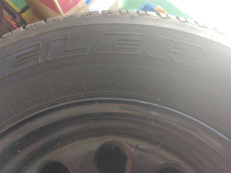 （棚卸まとめ売り）スタッドレスタイヤ5本　【YOKOHAMA】【195/80R15】（中古）