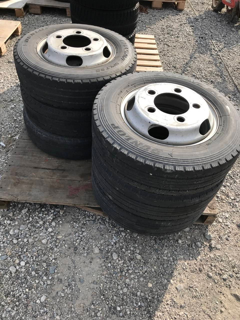 タイヤ　６本セット　ダンロップ　185/75R15 106/104L LT   （中古）