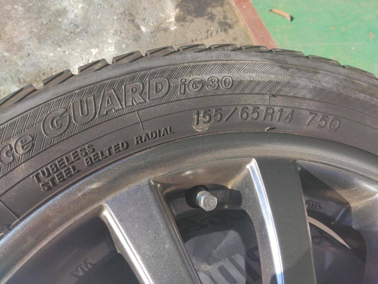 （棚卸まとめ売り）スタッドレスタイヤ4本　ヨコハマ　アイスガード　iG30  155/65R14（中古）