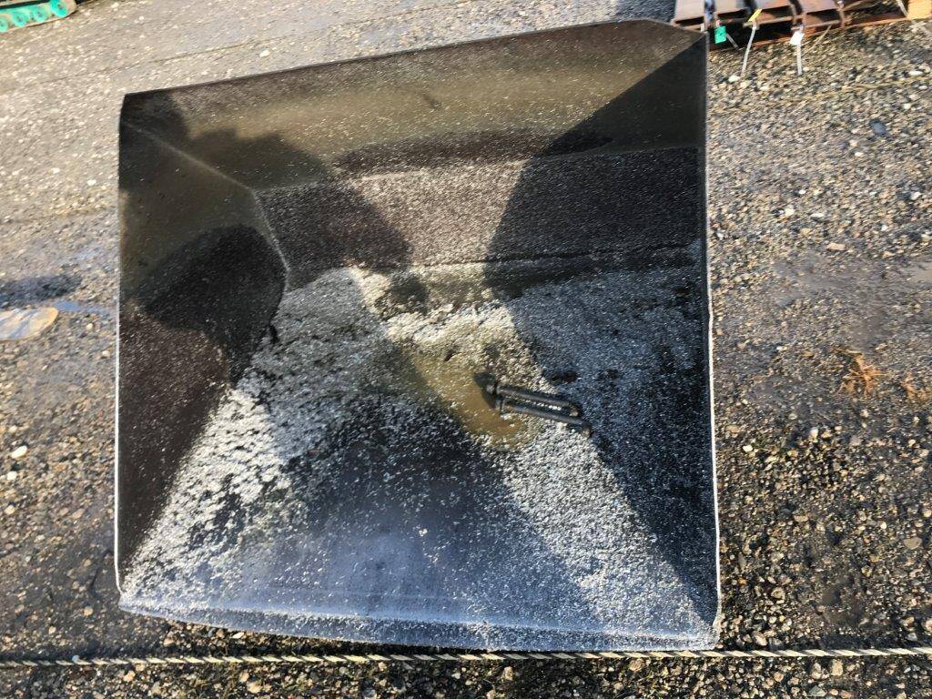 バケツ　バケット　  横幅1200  mm×奥行1100mm×高さ800mm（中古）