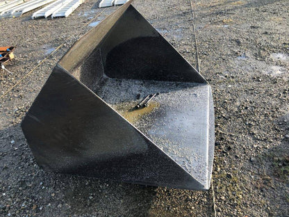 バケツ　バケット　  横幅1200  mm×奥行1100mm×高さ800mm（中古）