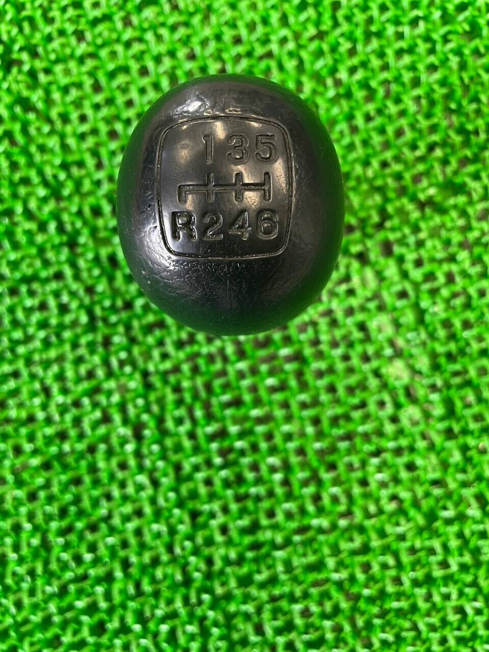 シフトノブ　　純正　６MT　（中古）