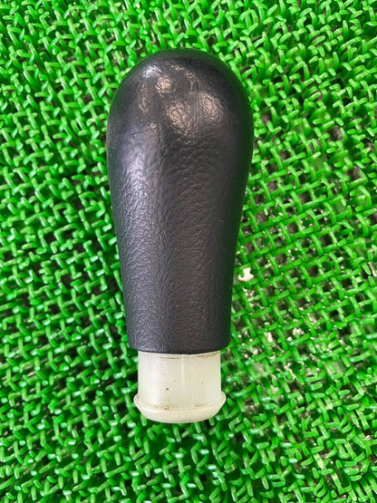 シフトノブ　　純正　６MT　（中古）