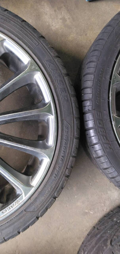 タイヤ　ホイール、ナット付き　4本　【225/40R18】DAA-ZVW30から取り外し（中古）