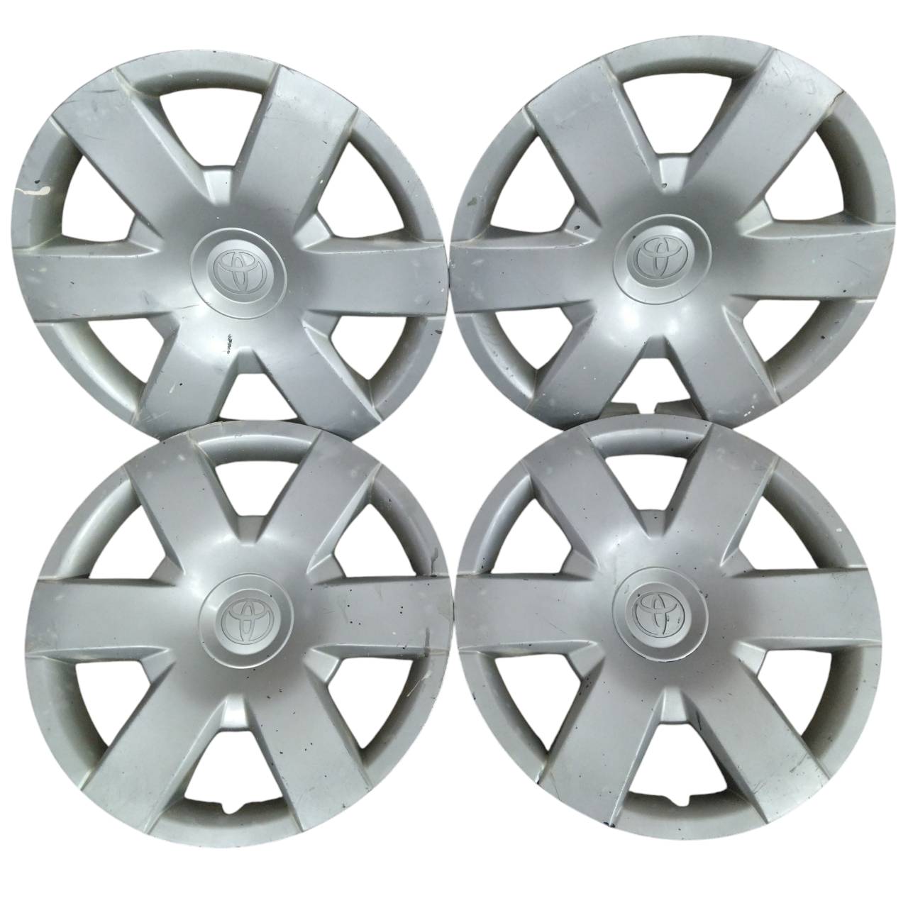 ホイールキャップ　トヨタ　ハイエースで使用（中古）