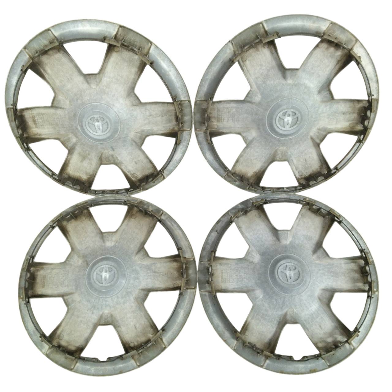ホイールキャップ　トヨタ　ハイエースで使用（中古）
