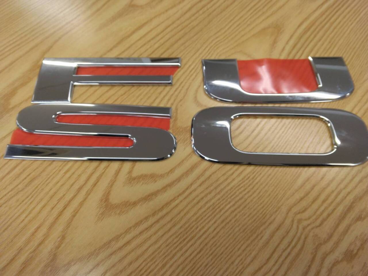 エンブレム三菱ふそう　FUSO　（中古）