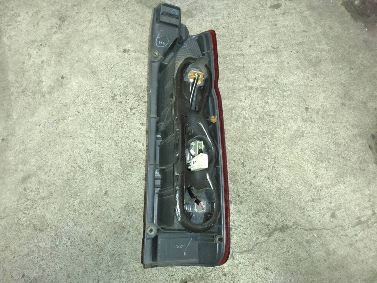 テールランプ　ハイエース200系純正（L）KDH200V　で使用（中古）