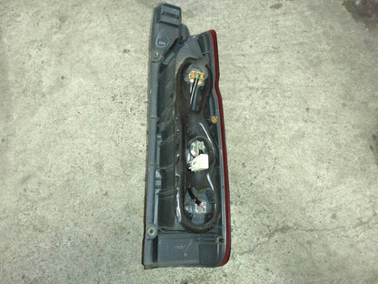 テールランプ　ハイエース200系純正（L）KDH200V　で使用（中古）
